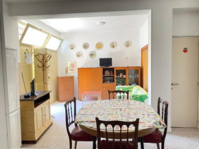 Quadrilocale doppi servizi, piano terra, giardino e posto auto wi-fi